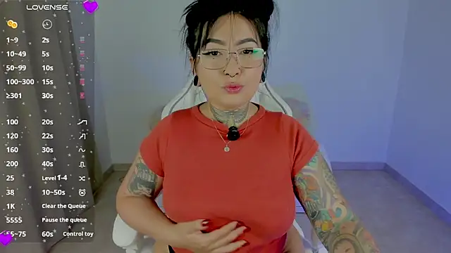 heeyy kitty online show from April 2026 08:04:02 PM