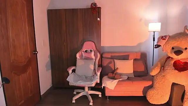 hi kiittyy online show from April 2026 10:33:01 AM