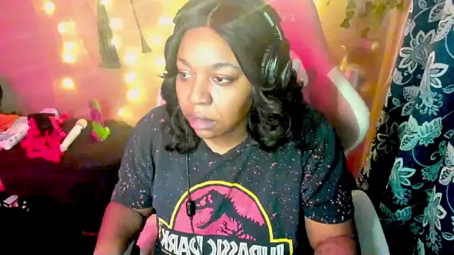 Snapshot of Goddess_MercedesRedd chatting on April 2026 01:29:01 PM Goddess MercedesRedd online show from April 2026 01:29:01 PM