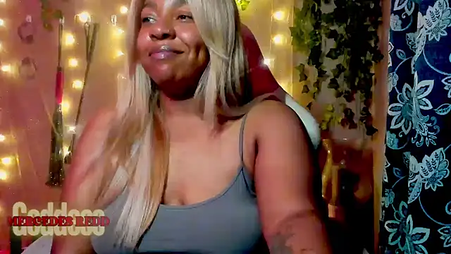 Snapshot of Goddess_MercedesRedd chatting on June 2026 01:49:01 PM Goddess MercedesRedd online show from June 2026 01:49:01 PM