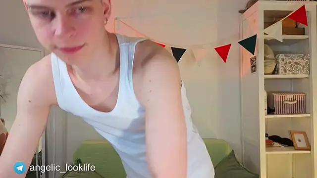 Snapshot of look_angelic chatting on June 2026 10:25:02 PM look angelic online show from June 2026 10:25:02 PM