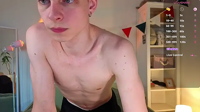 Snapshot of look_angelic chatting on June 2026 04:24:01 AM look angelic online show from June 2026 04:24:01 AM