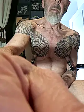 XXX666HEIL online show from April 2026 10:06:01 AM