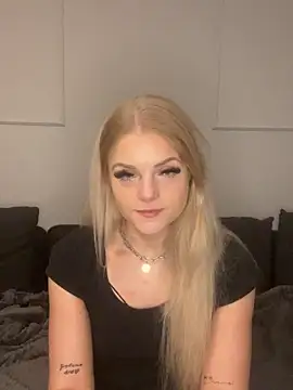 Snapshot of Luna-Noire chatting on March 2026 08:16:01 PM Luna-Noire online show from March 2026 08:16:01 PM