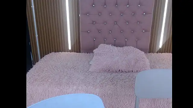 vicky wel online show from May 2026 07:00:01 PM