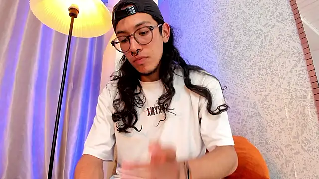 Enzo rey online show from March 2026 09:22:01 PM