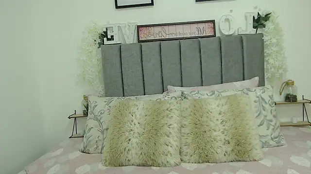 OliviaValentti online show from March 2026 02:23:01 AM