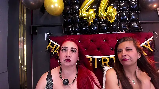 Sarah  Moonx online show from May 2026 05:35:02 PM