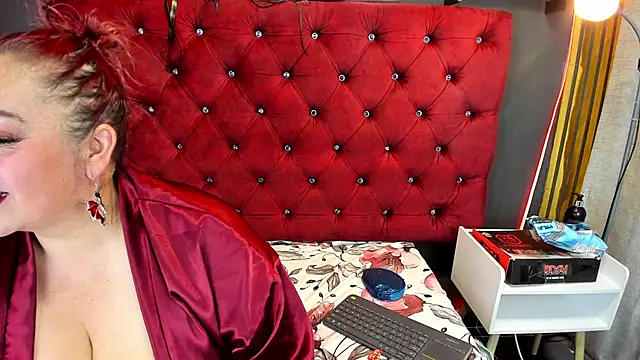 Sarah  Moonx online show from April 2026 06:59:01 PM