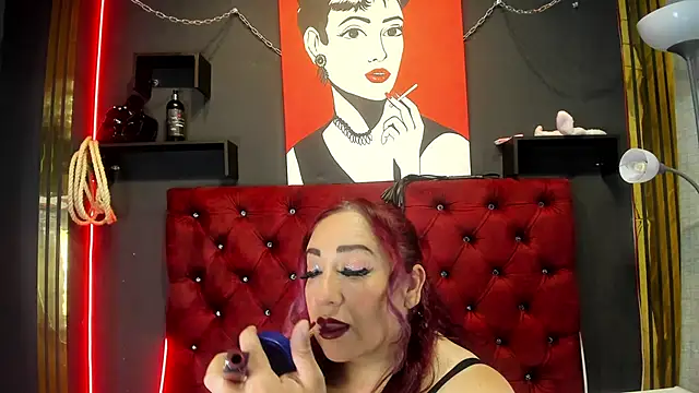 Sarah  Moonx online show from April 2026 07:18:01 PM