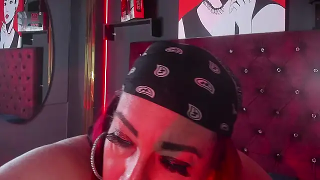 Sarah  Moonx online show from March 2026 07:18:01 PM