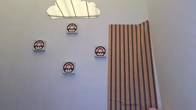 Caroline hernandes online show from April 2026 01:28:01 PM