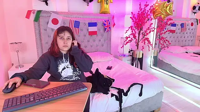 TarlyWho online show from July 2026 11:22:02 AM