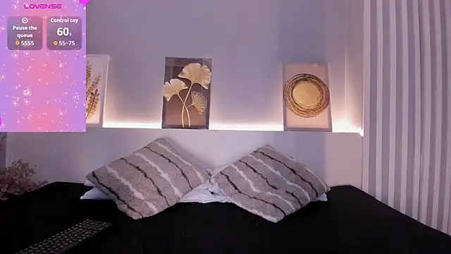 ManuelaMontes  online show from May 2026 01:22:02 PM
