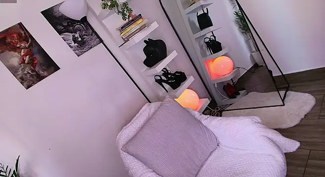 dalilathoms  online show from June 2026 09:15:01 PM