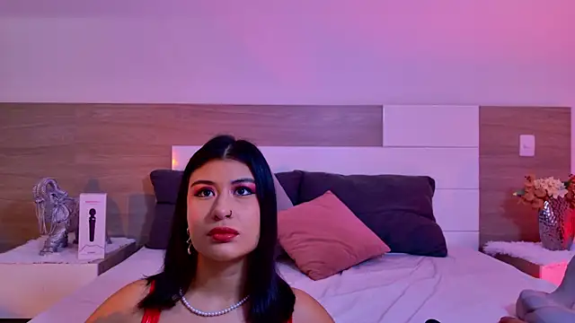 DaphneWayne online show from April 2026 07:06:02 PM