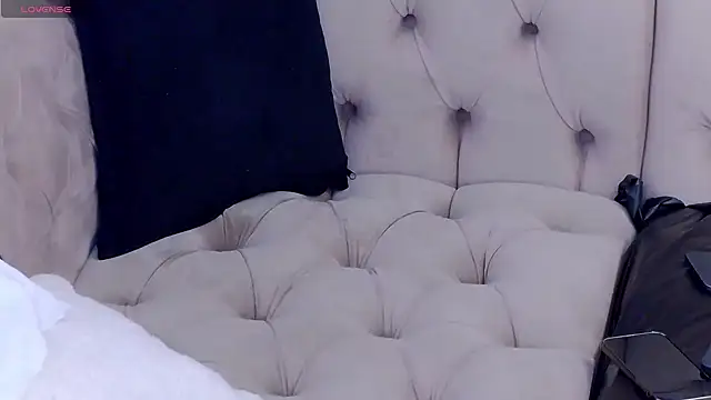 NataliePierce online show from April 2026 09:39:33 PM