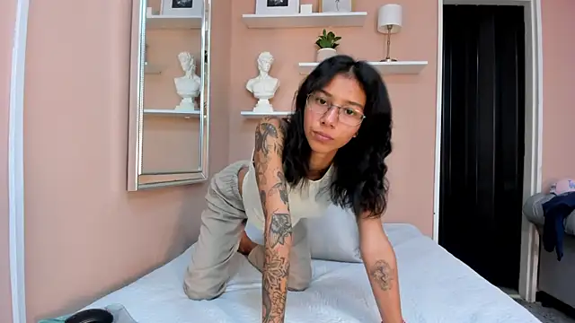 Kat 44 online show from April 2026 06:32:01 PM