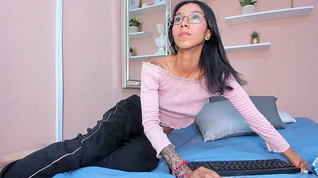 Kat 44 online show from April 2026 05:06:02 PM