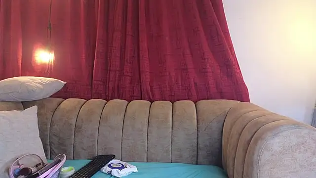 ahnaysexx online show from April 2026 09:49:01 PM