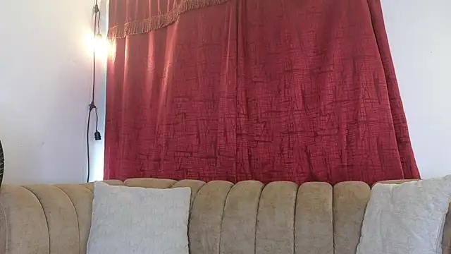 ahnaysexx online show from April 2026 07:07:02 PM