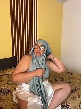 Chandra Yusef online show from April 2026 05:19:01 PM