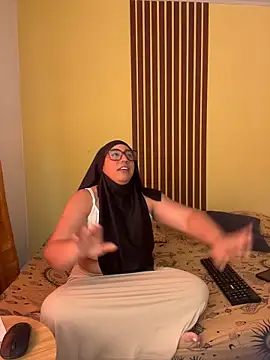 Chandra Yusef online show from April 2026 02:07:02 PM