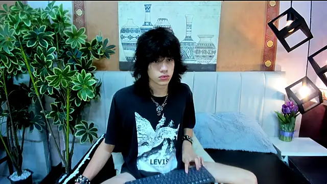 Erick Ferrer online show from June 2026 03:47:01 AM