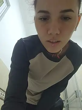 Isabella Stark online show from March 2026 11:43:02 AM