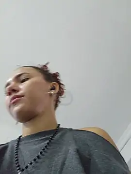 Isabella Stark online show from April 2026 11:33:01 AM