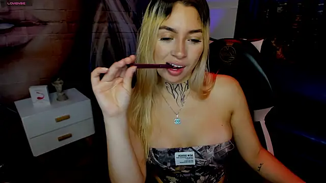 Tamaraa velez online show from April 2026 02:08:01 PM