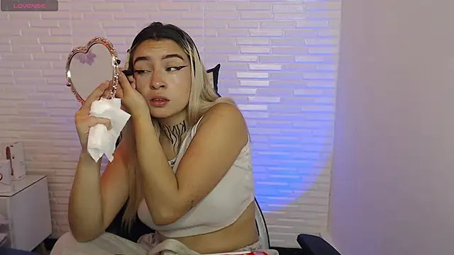 Tamaraa velez online show from March 2026 09:31:01 PM