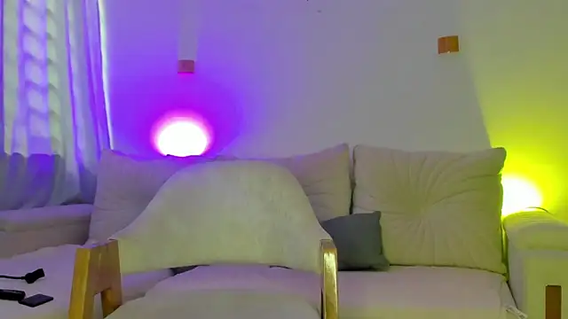 ALEJA R01 online show from March 2026 08:13:01 PM