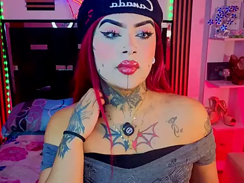 LauriInk1 online show from April 2026 07:48:02 PM
