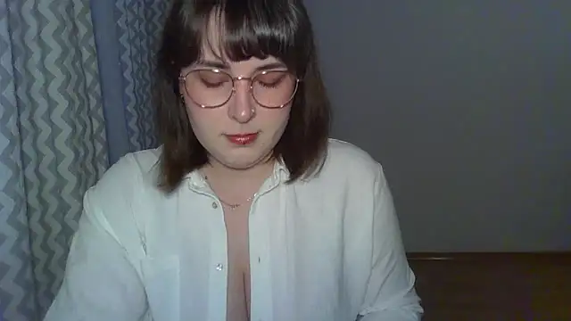 ClaraHard online show from April 2026 05:17:02 PM