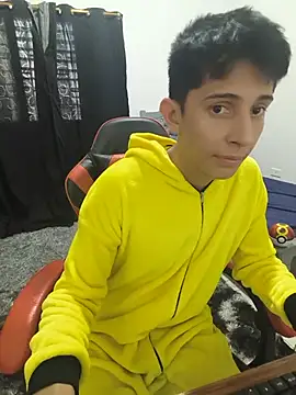 gomitaboy1 online show from May 2026 06:38:01 PM