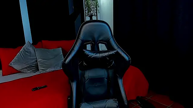 Emmet CollinsJS online show from April 2026 05:09:01 AM