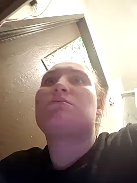 Snapshot of luckilyfound4 chatting on March 2026 05:44:01 AM luckilyfound4 online show from March 2026 05:44:01 AM