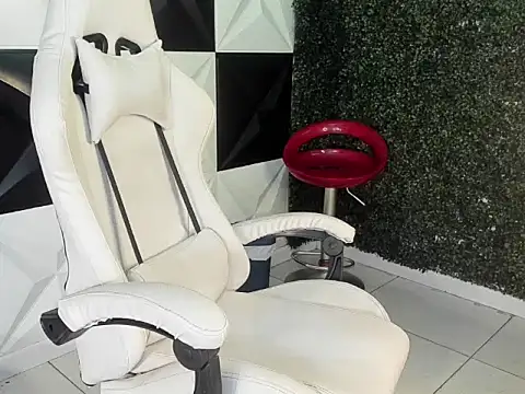 taylor bigdick18 online show from March 2026 07:56:02 AM