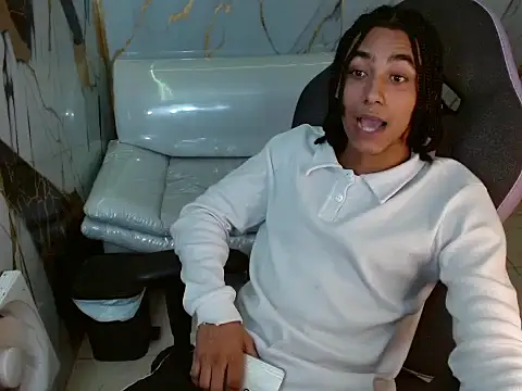 taylor bigdick18 online show from March 2026 02:07:01 AM