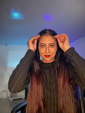 Lunaliaa  online show from March 2026 04:37:01 AM