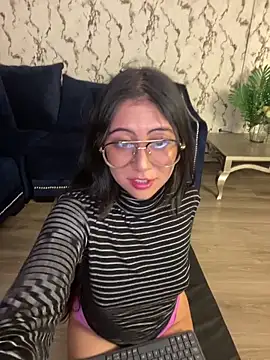 Lunaliaa  online show from March 2026 05:34:02 AM