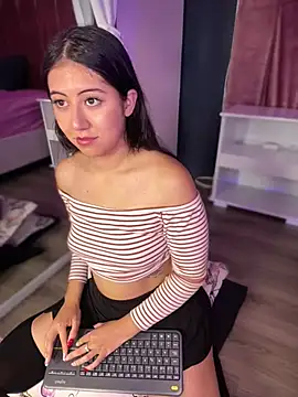 Lunaliaa  online show from March 2026 05:13:01 AM