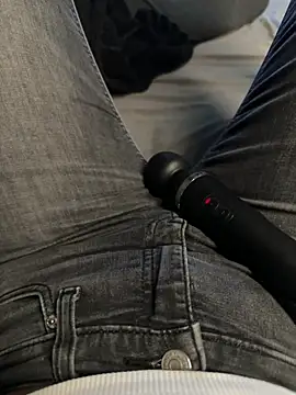 aleexii s online show from April 2026 07:01:01 PM