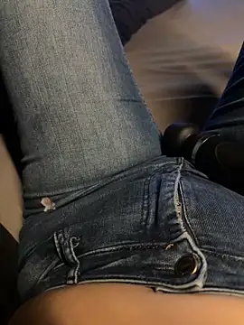 aleexii s online show from April 2026 07:58:02 PM