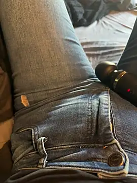 aleexii s online show from April 2026 03:24:02 PM