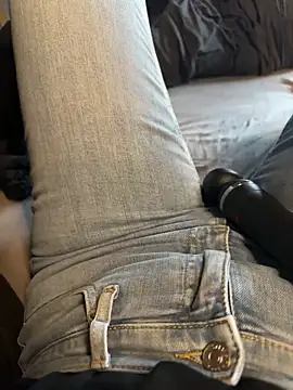 aleexii s online show from April 2026 03:49:01 PM