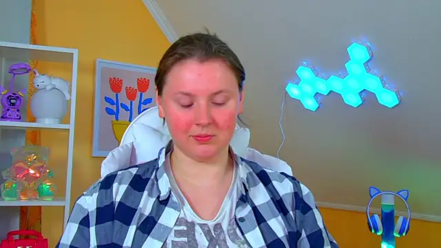 MelodyMoores online show from April 2026 06:30:01 AM