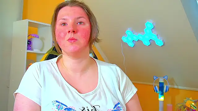 MelodyMoores online show from May 2026 06:21:02 AM