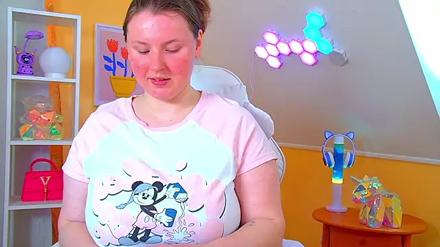 MelodyMoores online show from April 2026 06:42:01 AM